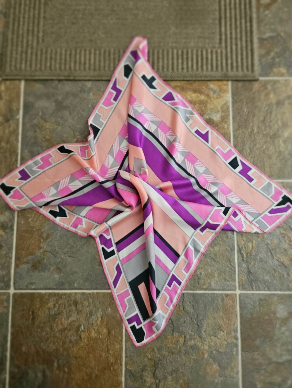 Vintage Geometric Patterned Satin Scarf